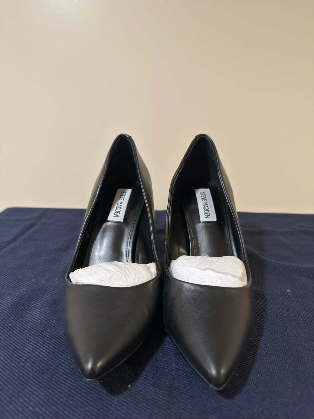 Steve Madden Black Leather Pointed-Toe Pumps